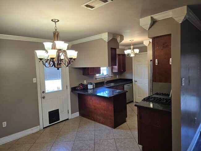 Photo - 20 Woodchase Ct