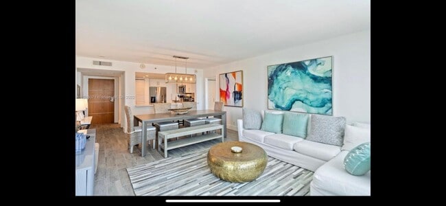 Building Photo - 400 S Pointe Dr Unit 1102