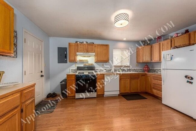 Photo - Beautiful KCK Home for Rent in Highland Crest Neighborhood-Available in MARCH!!