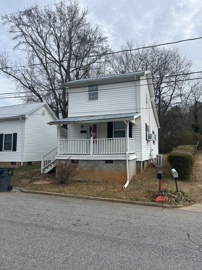 Photo - 409 Brook Ave