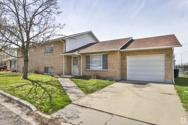Building Photo - 3 Bedroom / 2 Bath Home in Bountiful!