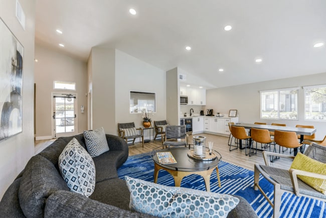 Gladstone Ridge Apartments