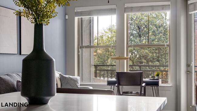 Photo - 2420 Peachtree Rd NW Unidad 1114