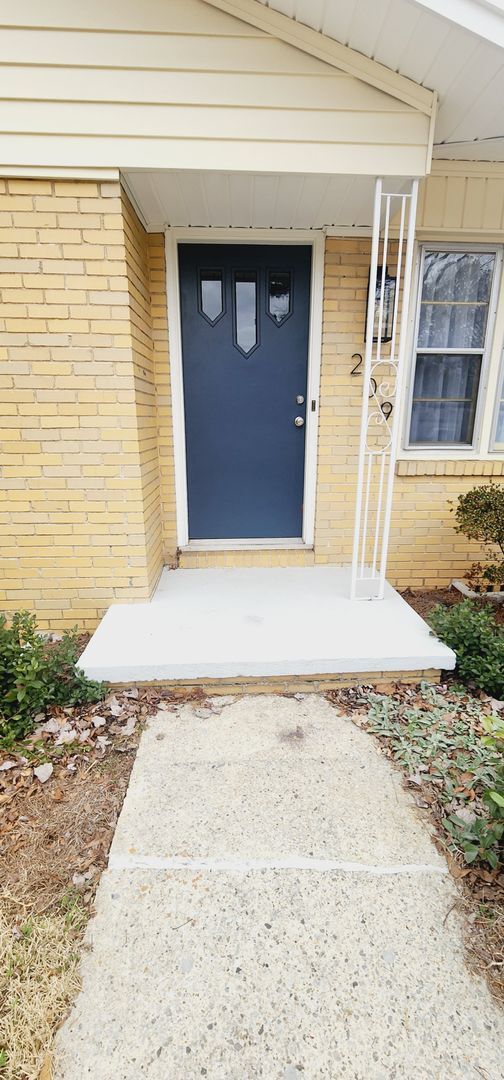 Photo - 209 Knoll Crest Dr
