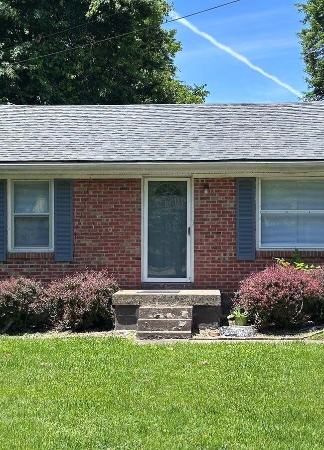 Building Photo - Cozy Cottage