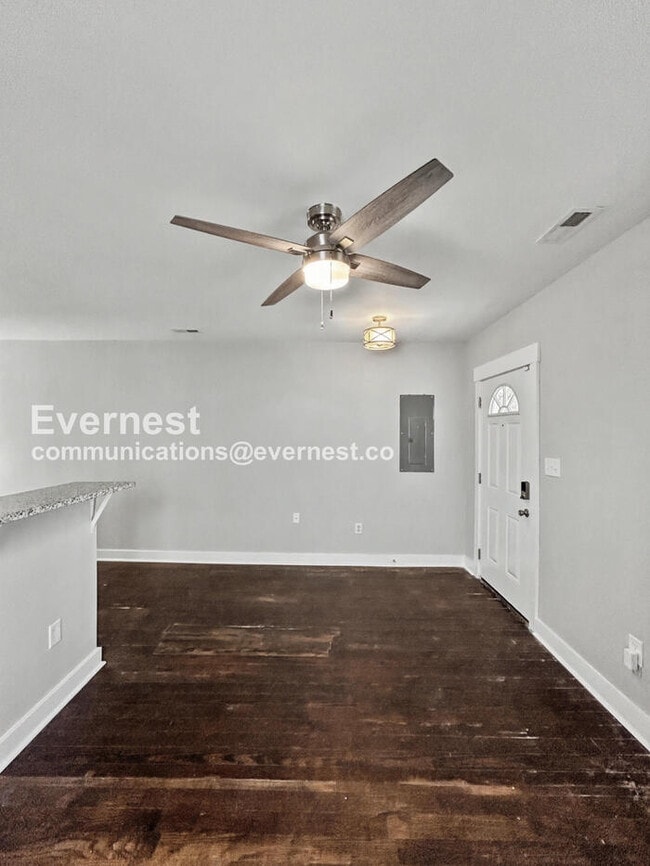 Photo - Charming 2 Bed, 1 Bath with Fenced Yard and Stainless Steel Appliances