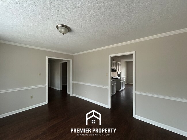 Photo - 7082 Farmhouse Dr