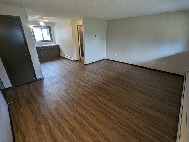 Living - 705 2nd Ave NE Unit 4