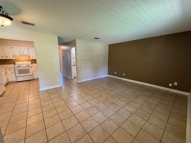 Photo - 9221 Beatrice Rd