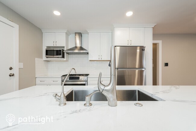 Photo - 2829 Clare Ave