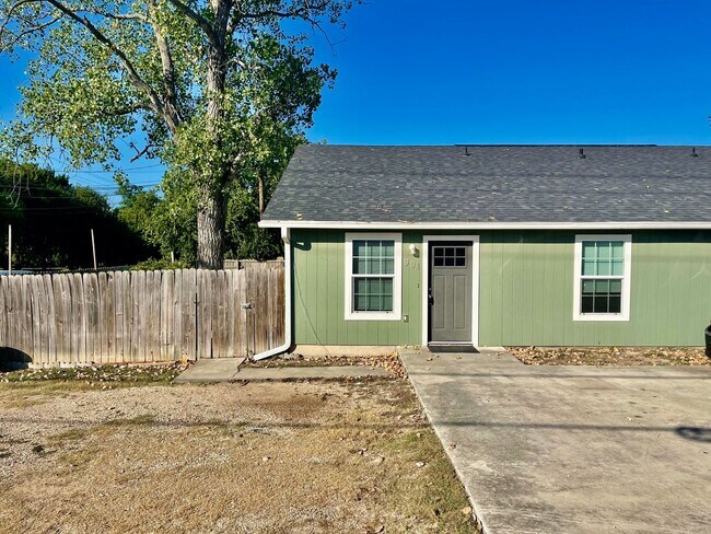 Photo - 903-903 Allen St Unidad 901