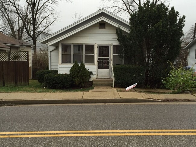 Photo - 414 E Hillside Dr