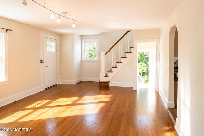 Photo - 129 Rumson Rd