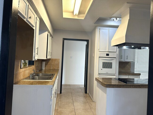 Photo - 926 Summers Dr