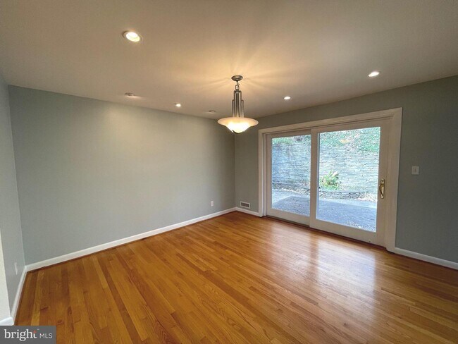 Photo - 6362 Burton Cir