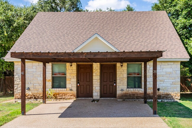 Photo - 43 Addi Lane