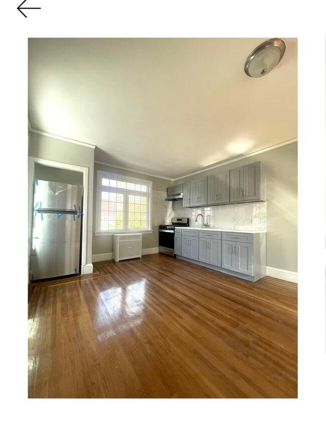 Photo - 3338 Bainbridge Ave