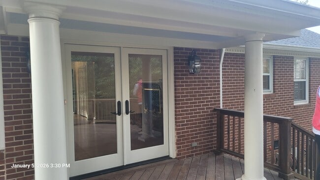 Photo - 2922 Hostetler St