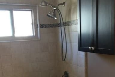 Baño - 335 N 3rd St Unidad 4
