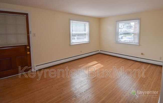 Photo - 201 Blunston Ave Unidad Apartment B