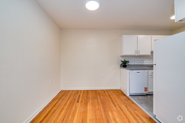 2BR, 1BA - 798SF - Dining Room