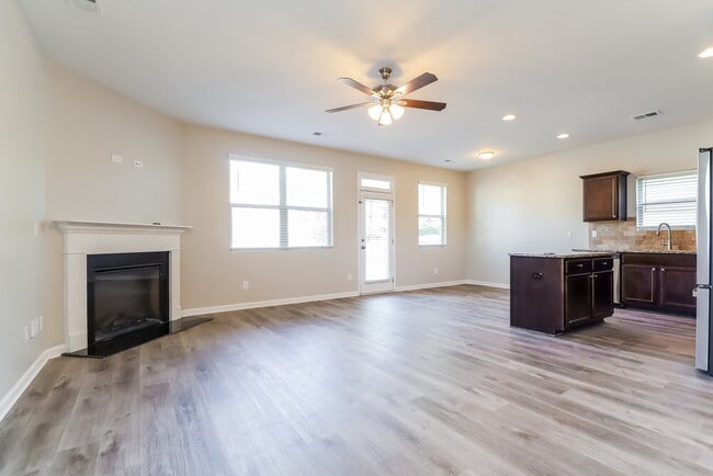 Photo - 1075 Lear Dr