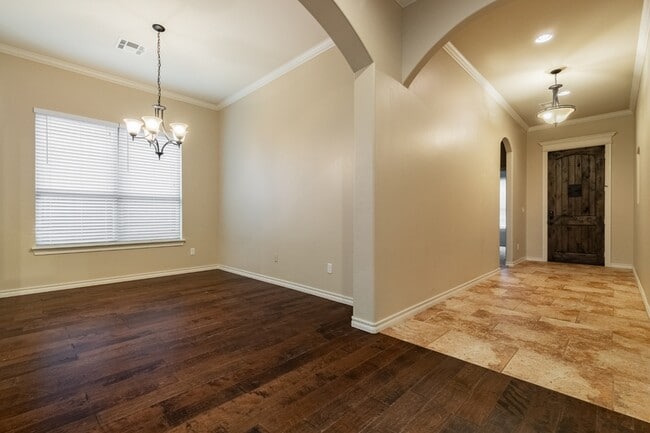 Photo - 600 Irish Ln