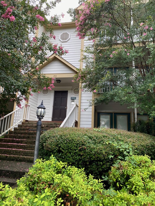 Building Photo - 1511 Creekwood Ct Unit 201 Rental