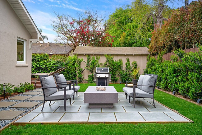 Photo - 228 W Mission St