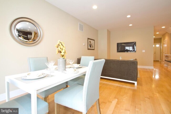 Photo - 1118 Wallace St