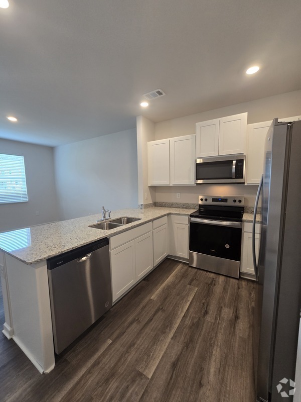 Building Photo - 12 Sweetspire Dr Rental