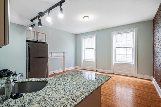 Photo - 245 S 10th St Unit 2F