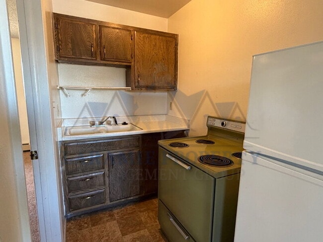 Photo - 706 Downey St Unit 25