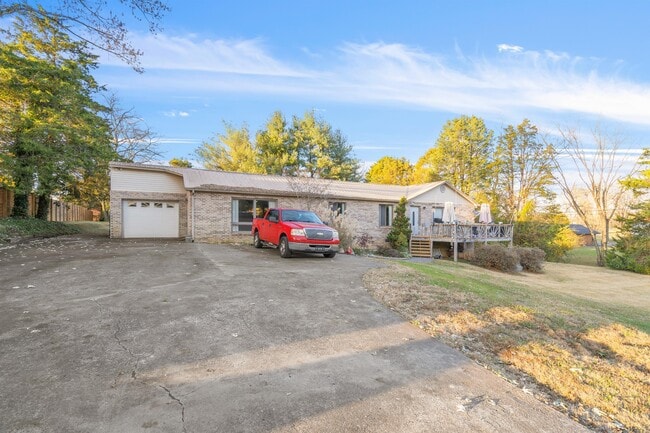6501 Beaver Ridge Rd