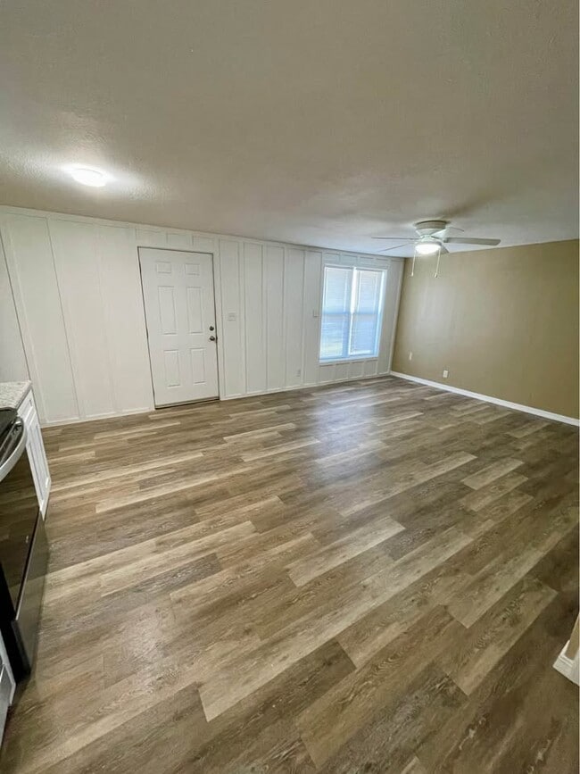 Building Photo - 136 Kimberling City Ctr Ln Unit 8 Rental