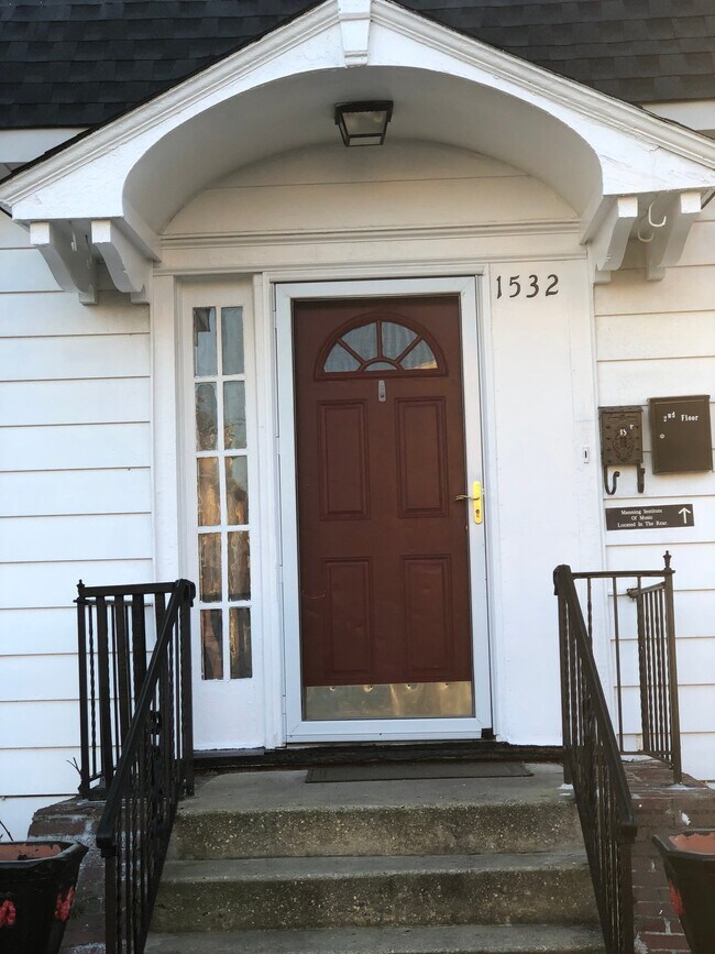 1532 Emerson Pl Unit 1st Floor Front