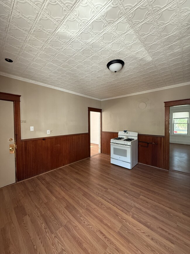 Kitchen - 117 Earle St Apartments Unit 2nd Right