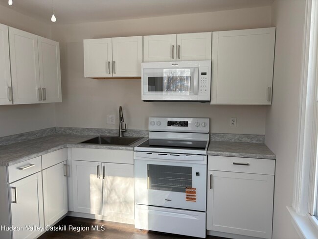 Photo - 103-105-105 Flatbush Camp Rd