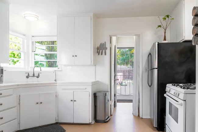 Photo - 1032 Palms Blvd