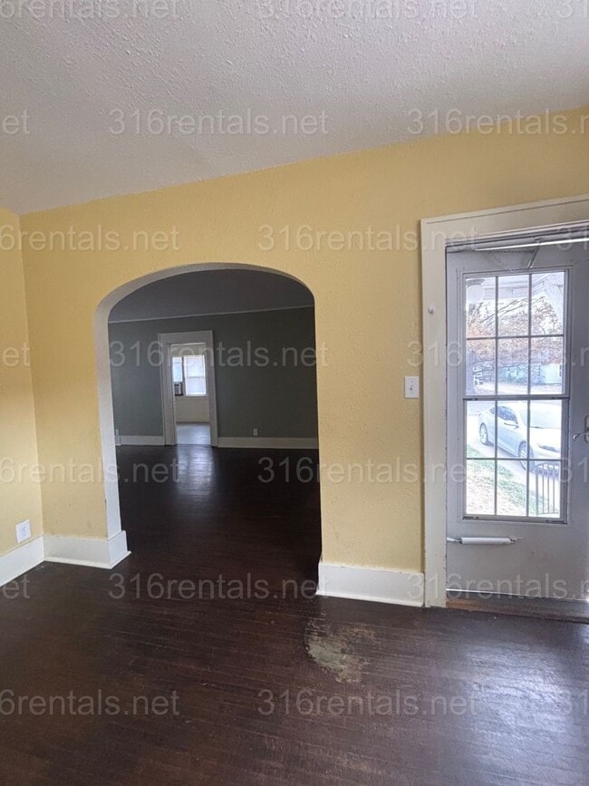 Photo - 3 bed 1 bath available NOW!