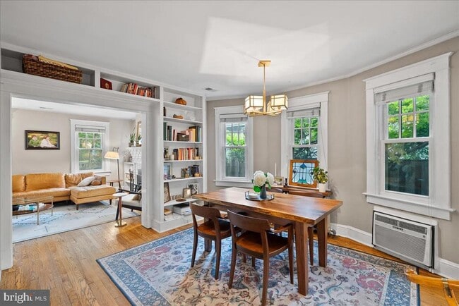 Photo - 23 E Walnut St