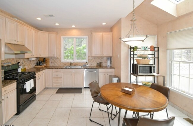 Photo - 253 Patriot Hill Dr