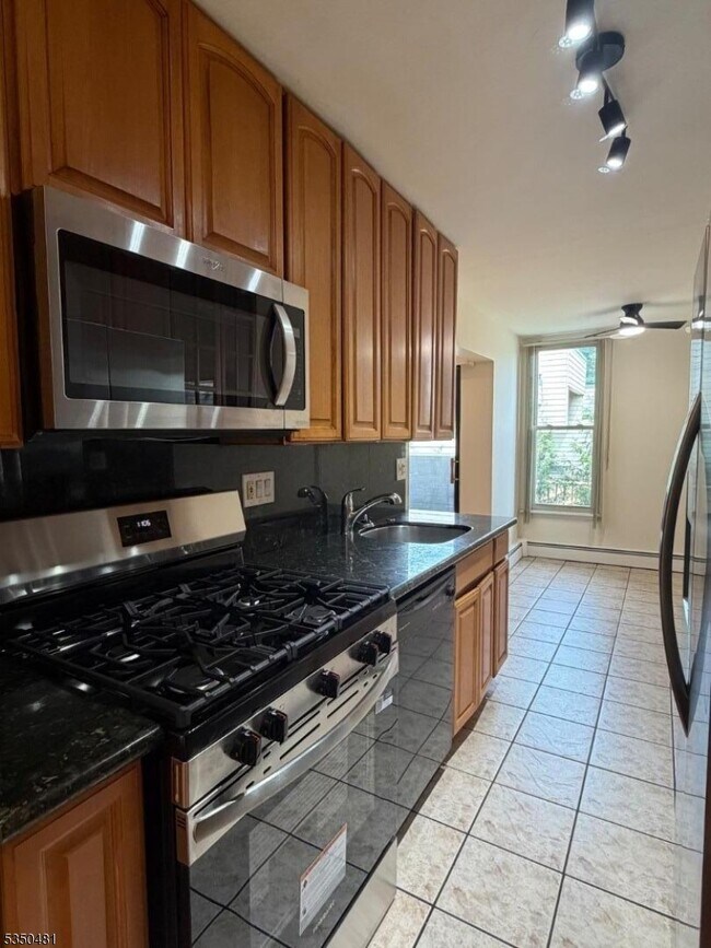 828 Main St Unit F