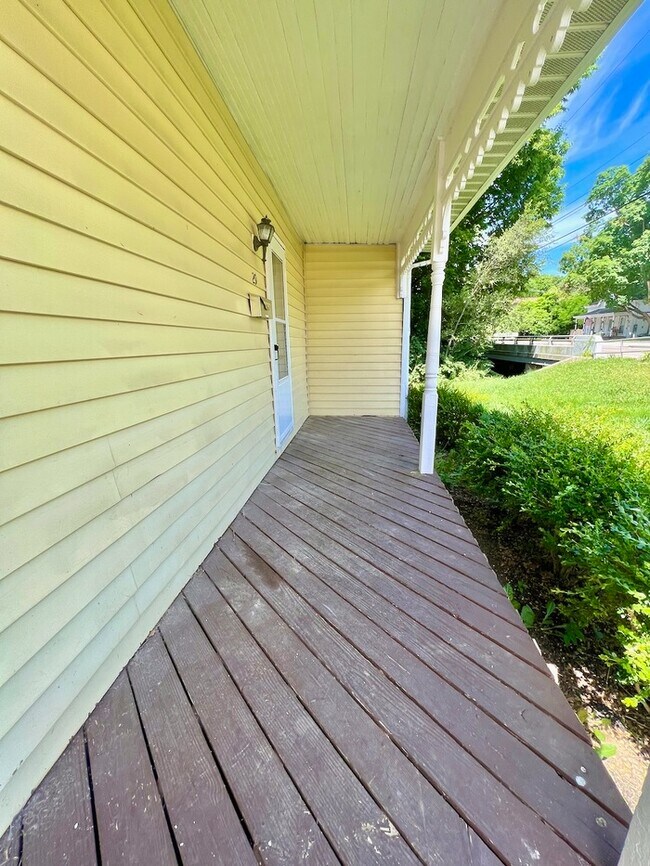 29 N Sycamore St Townhome Townhome Rental in Lebanon OH