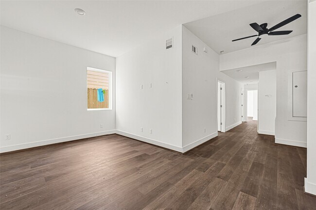 Photo - 422 Clinton Park St Unit 1-4