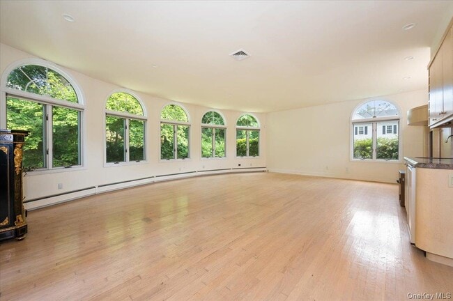 Photo - 1 Parkside Dr