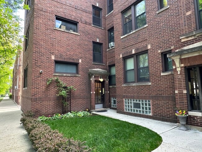 Photo - 4614 N Sacramento Ave Unidad 3