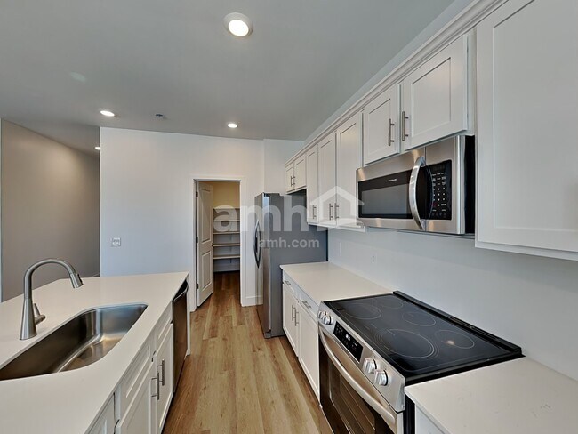 Photo - 9524 Harkes Dr