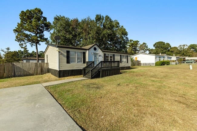 Photo - 182 Carmen Blvd