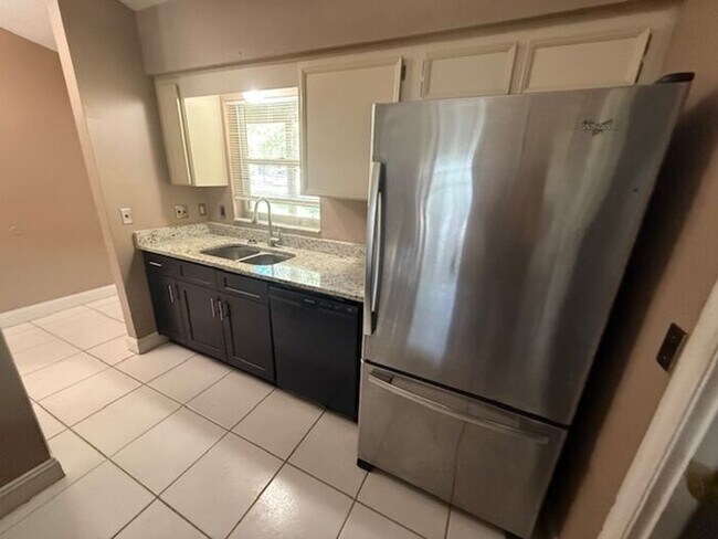 3/2 East Orlando home Avail 06/10/2026